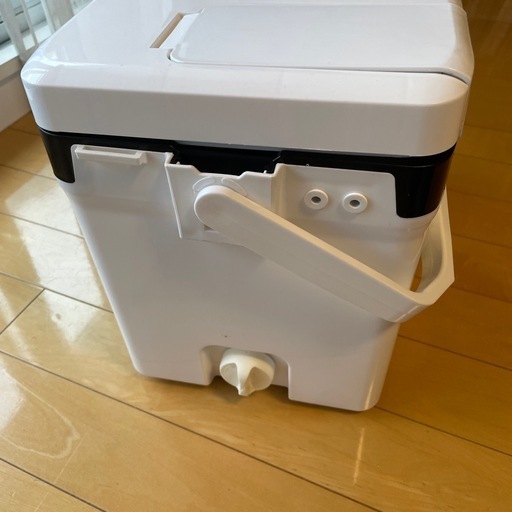 クーラーボックス22L