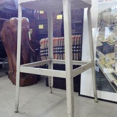 ⑧ LYON ヴィンテージスツール/カウンターチェア ベージュ系 メタル インダストリアル リヨン 椅子 アイアン 札幌市 中央区 南12条の画像