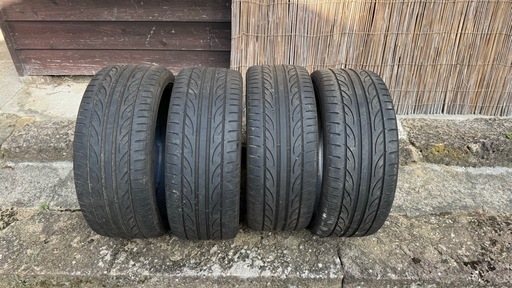 中古タイヤ　HANKOOK ventusV12evo2 225/40ZR19 4本セット