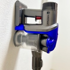 dyson(ダイソン)コードレスクリーナーセットの画像