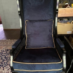 椅子　American size Wingback chair　木製・ベルベット生地の画像