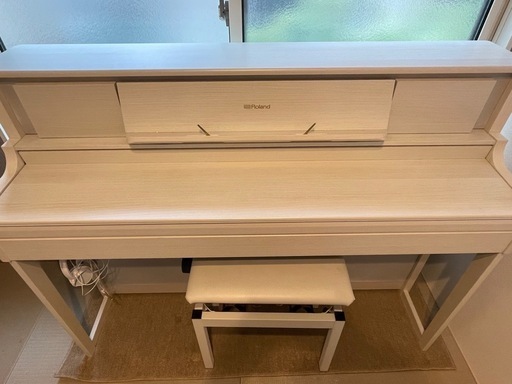 【取引中】【美品】2022年製 電子ピアノ　Roland　LX705