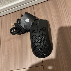 ゲーミングマウス　(Glorious Model O)