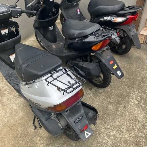 3台まとめ売り　アドレスV 100    DIO   ジョグZR　3台ともエンジンはかかります。ばら売りしません