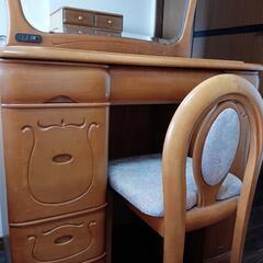木製　ドレッサー　照明、コンセント付き　の画像