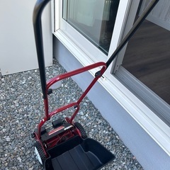6点セット 芝刈り機や外用掃除機 等。芝生お手入れ用品