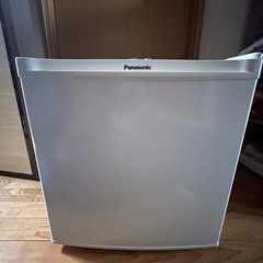 美品　パナソニック小型冷蔵庫NRA50DW　2023年製　