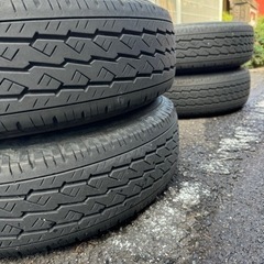 受付中　値下げ　ハイエース純正タイヤホイールの画像