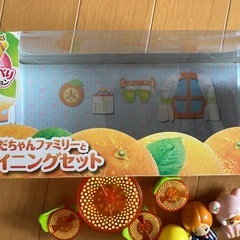 こえだちゃんファミリーとダイニングセットの画像