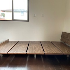 セミダブルベッド　ロータイプの画像