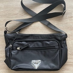 GUESS 新品　バック