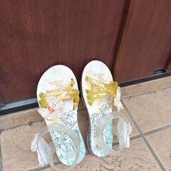 女の子用サンダル（美女と野獣）18センチ