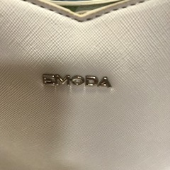 EMODAホワイトバッグの画像