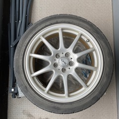 自動車用タイヤ（TOM's）