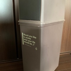 【決まりました】キャスター付きゴミ箱