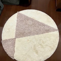 ラグ　円形　白　ピンク　可愛いの画像