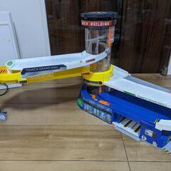 ダブルアクショントミカビルの画像