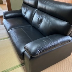 本革ソファー3人掛けの画像