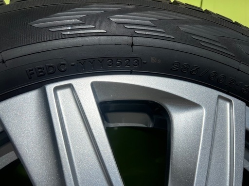 ヨコハマ 235/60/R18スタッドレスタイヤ、ホイール4本セット
