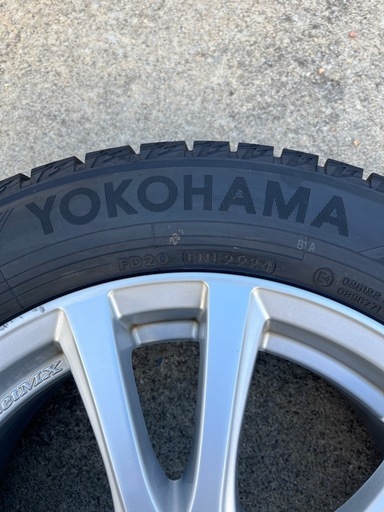 横浜スタッドレス4本24年製