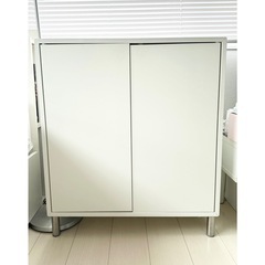 IKEA エーケト キャビネット 脚付き