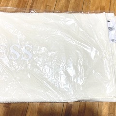 【新品未使用】GUESSのマフラーの画像