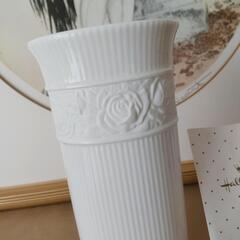 NARUMI×Hallmark ボーンチャイナ フラワーベース ホワイトの画像