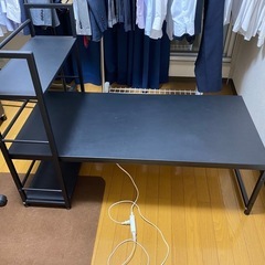 テーブル
