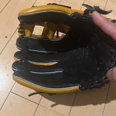 取引中)ソフトボールグラブ左利き　ジュニア用の画像