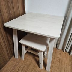 イケア　ダイニングテーブル　二人掛け　＋　ベンチセット