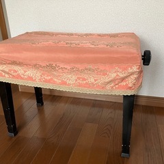 ピアノ用イスの画像