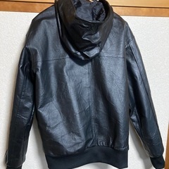 フード付きライダースジャケットの画像