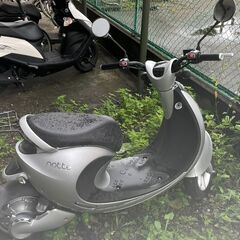 【使えます乗れます】電動原付バイク XEAM notte 純正リアキャリアつきの画像