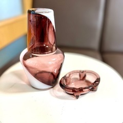 【昭和レトロ　骨董品】ガラスの水差しと灰皿　アンティークの画像