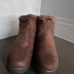 ⭐️ほぼ新品⭐️スエード調ブーツ　サイズＬ（24㎝前後）の画像