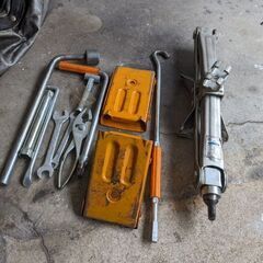 旧車🥳🥳🥳昔の車載😋メンテナンス工具😊😊😊の画像