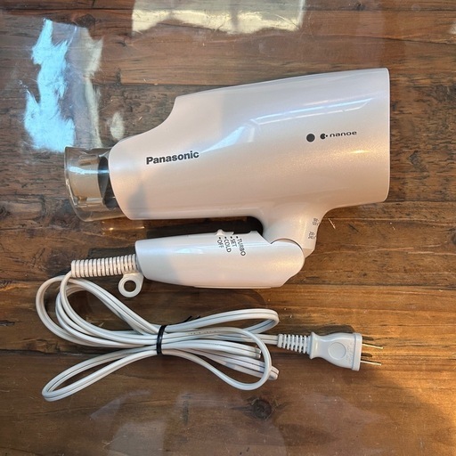 ⭐︎Panasonic パナソニック　ドライヤー　ナノケア 海外対応 白 EH-NA5A-W