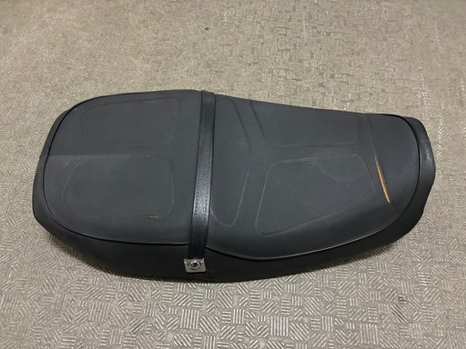 インパルス400 純正シート