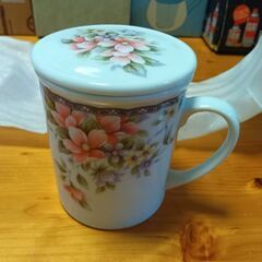 未使用　ティーカップ　蓋、茶こし付