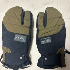 241 トゥーフォーワンのグローブ