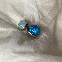 オパールピアス エンド プッシュピン ④の画像