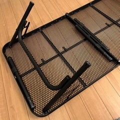キャンプなどに　折りたたみテーブルの画像