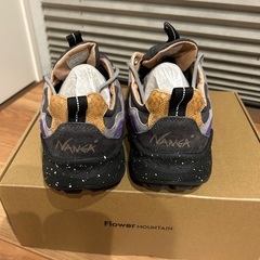 新品未使用 FlowerMOUNTAIN × NANGA スニーカー 27.5の画像