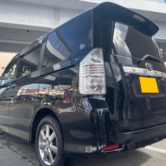 月々1.2万円〜分割払い可❗️車検2年付き！大人気☆トヨタ ヴォクシー ☆SDナビ付き☆走行中DVD見れます☆ETC付き☆バックカメラ☆両側パワースライドドア付き☆ドライブレコーダー付きのフル装備☆事故修復歴無し☆車内広々三列シート‼️の画像