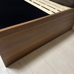 ベッドフレーム（引き出し付）の画像