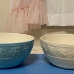 【審査中の為、受付ストップ中】 WEDGWOOD ペアボウル　アイボリー　ブルーの画像