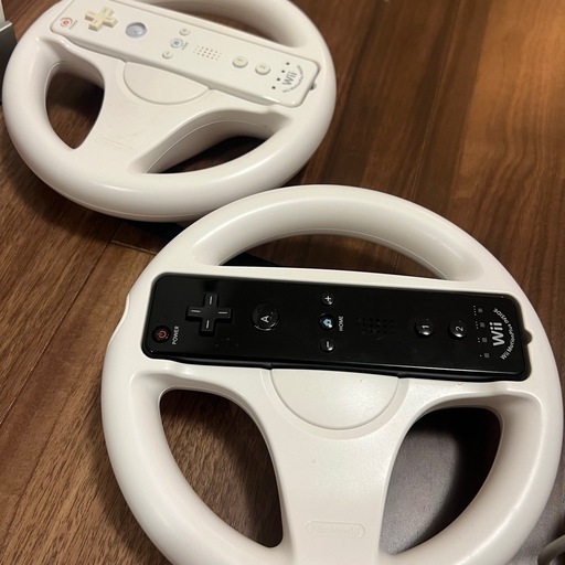 任天堂Wii 　本体&マリオカート・Wii Sportsソフトセット ハンドル付き