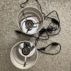 ライト2点(角度変更可能、間接照明にも)