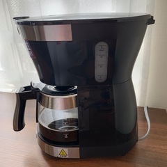 デロンギ　DeLonghi. ドリップコーヒーメーカー　黒色の画像