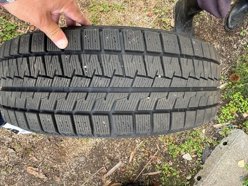 スタッドレス　215/60r16 95r